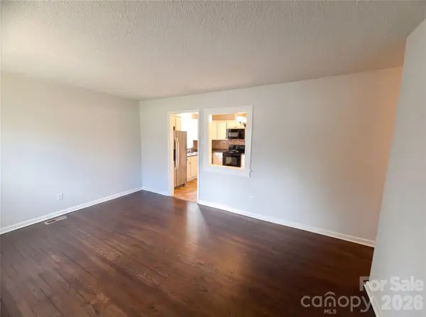 120 Sunset LN, Bessemer City, NC 28016