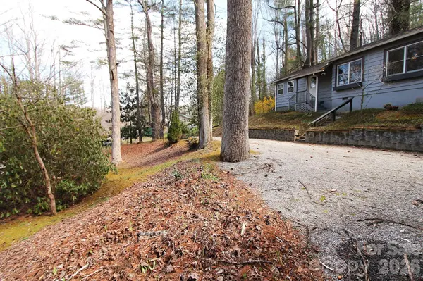407 Turley Falls RD, Hendersonville, NC 28739
