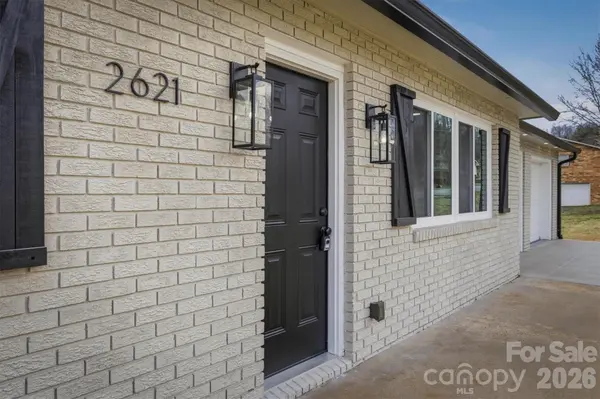 2621 Fairwood DR SE, Hudson, NC 28638