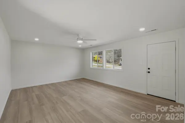 2621 Fairwood DR SE, Hudson, NC 28638