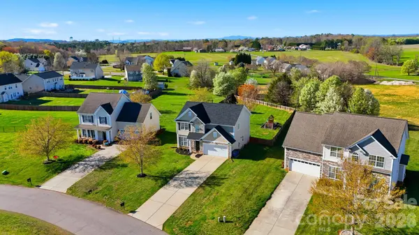 5050 Orchard Park DR, Hickory, NC 28602