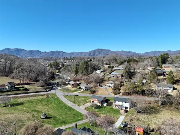 131 Skyline DR #31, Canton, NC 28716