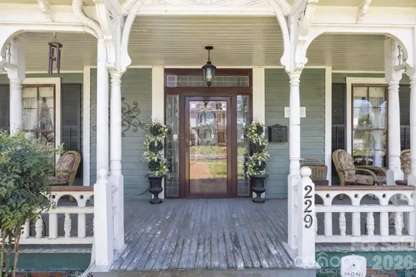 229 N Race ST, Statesville, NC 28677