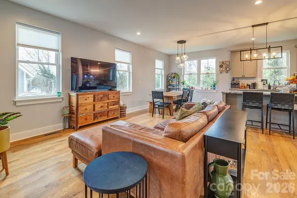 127 Alma LN, Asheville, NC 28806