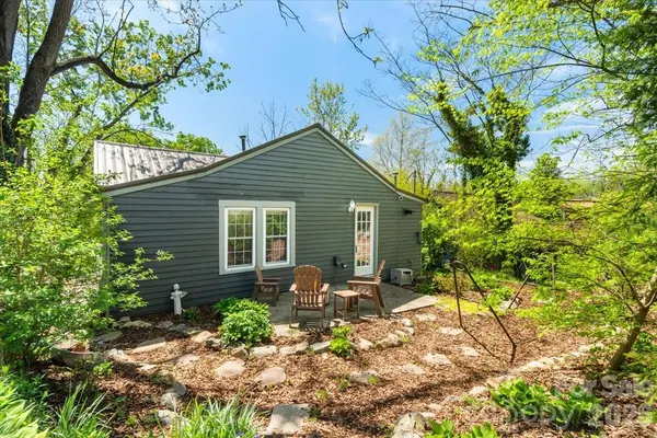 14 Woodrow AVE, Asheville, NC 28801
