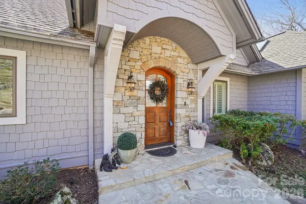 133 Falls Summit RD, Hendersonville, NC 28739