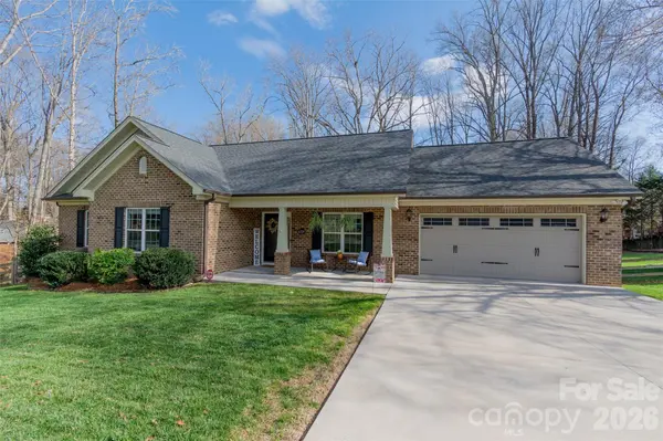 6729 Rollingwood DR, Clemmons, NC 27012