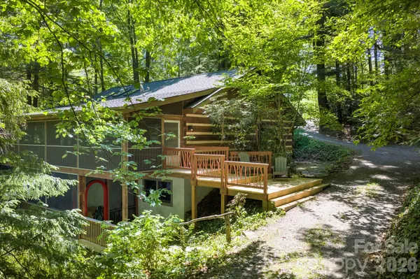 14 Weeping Cherry Forest RD, Fairview, NC 28730
