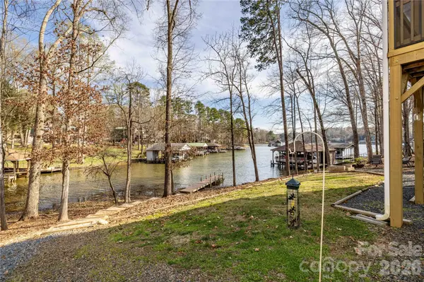 194 Hattaway CIR, Mount Gilead, NC 27306