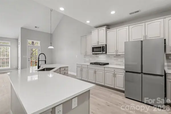 2326 Donnington LN NW, Concord, NC 28027