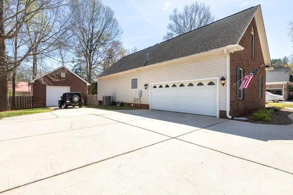 1525 Garrett Landen DR, Clover, SC 29710