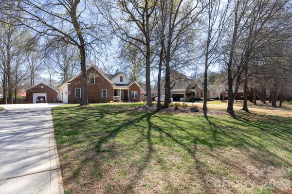 1525 Garrett Landen DR, Clover, SC 29710