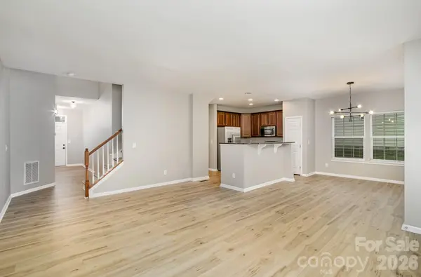 121 Inlet Point DR, Tega Cay, SC 29708
