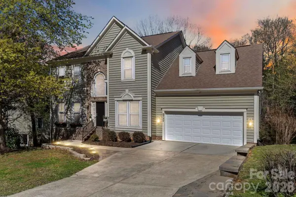 2732 Providence Spring LN, Charlotte, NC 28270