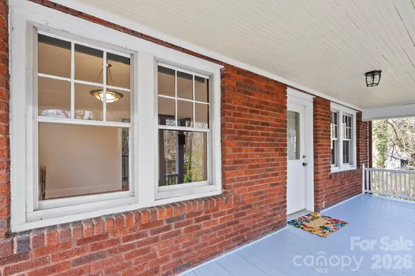 15 Conestee PL, Asheville, NC 28801