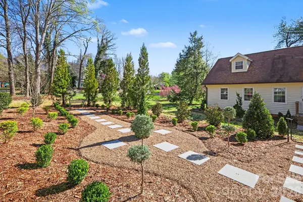10116 Mountain Apple DR, Mint Hill, NC 28227