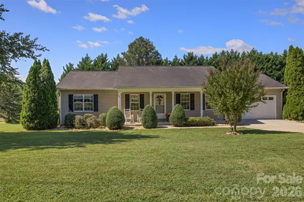 1254 Heritage Farm RD, Hickory, NC 28601
