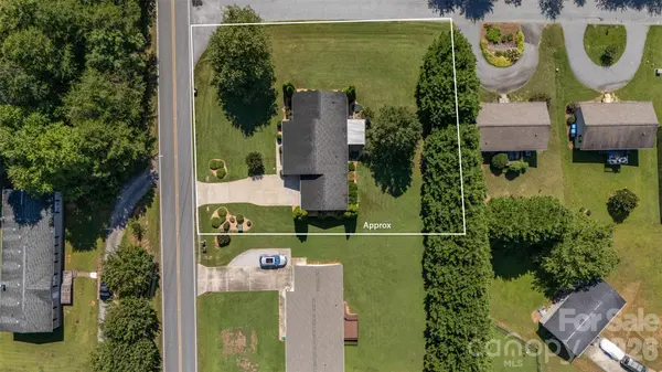 1254 Heritage Farm RD, Hickory, NC 28601
