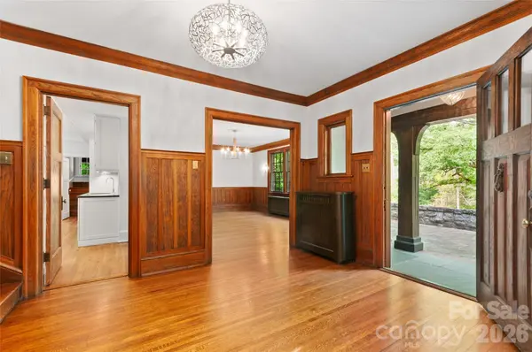 30 Cedarcliff RD, Asheville, NC 28803