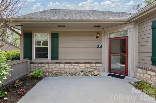 45 Craggy Vista DR, Swannanoa, NC 28778