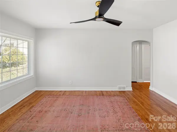 9 S Woodward AVE, Asheville, NC 28804