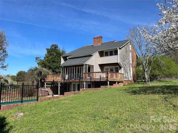 6174 Center Grove RD, Kershaw, SC 29067