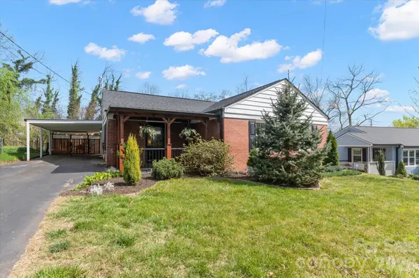 7 Wilshire DR, Asheville, NC 28806