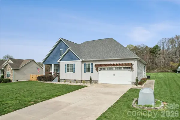 161 Wheatfield DR, Statesville, NC 28677
