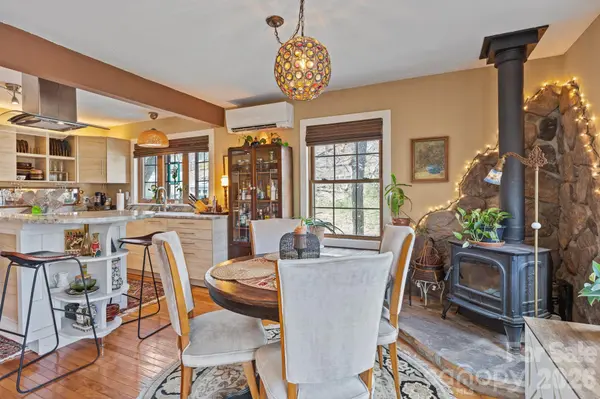 373 Lytle Cove RD, Swannanoa, NC 28778