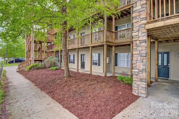 800 Meadowview DR, Boone, NC 28607