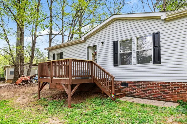 5139 Pine Springs DR, Bessemer City, NC 28016