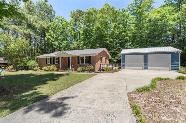 1122 Pine Knot CT, Clover, SC 29710