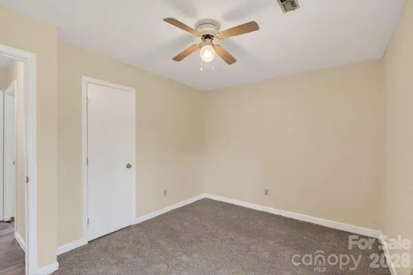 1713 Ranchwood DR, Charlotte, NC 28217