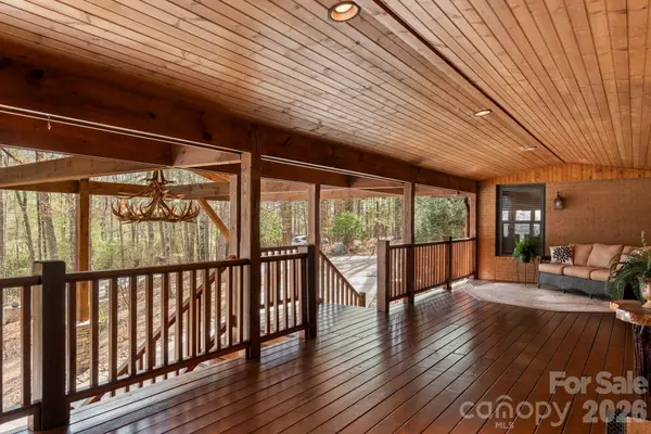 98 Scarlett DR, Pisgah Forest, NC 28768