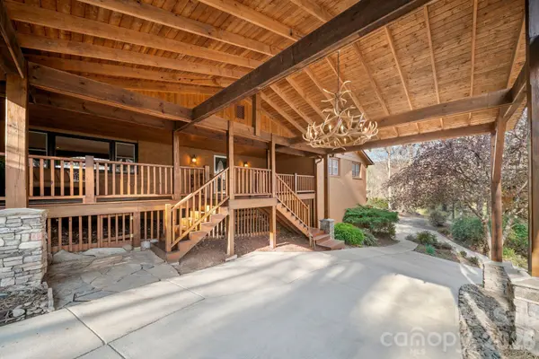 98 Scarlett DR, Pisgah Forest, NC 28768