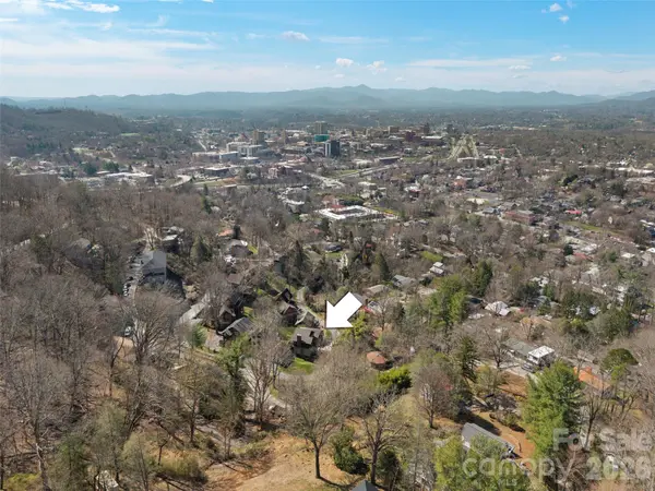 29 Shady Park LN, Asheville, NC 28804