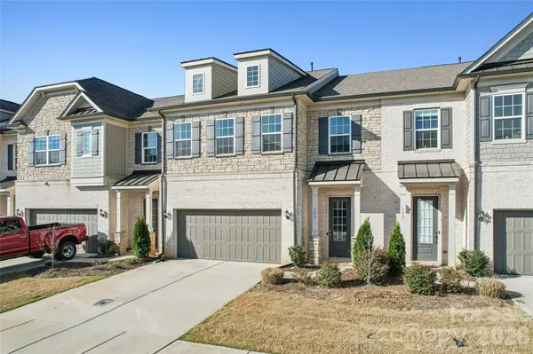 151 Heathbrook LN, Waxhaw, NC 28173