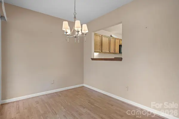 247 5th AVE NE #8, Hickory, NC 28601