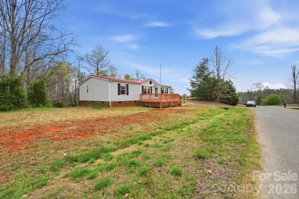 2862 Eagle Point DR, Trinity, NC 27370