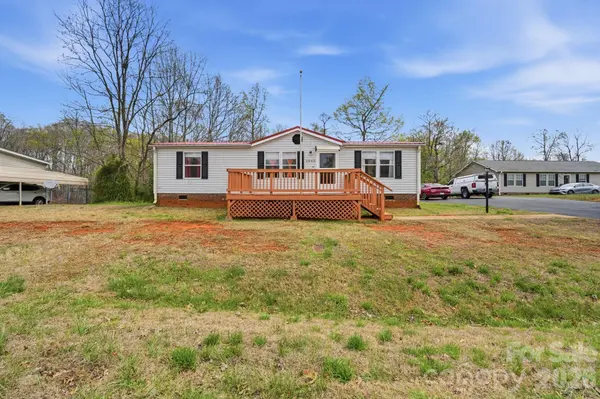 2862 Eagle Point DR, Trinity, NC 27370