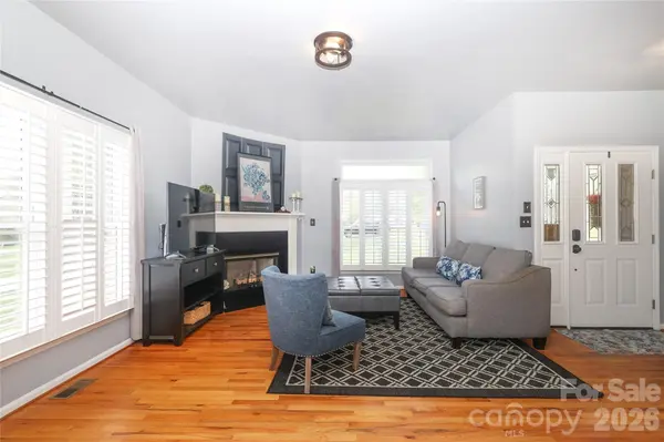 7982 King Arthurs CT, Denver, NC 28037