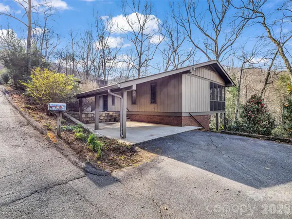 417 Ivy RD, Black Mountain, NC 28711