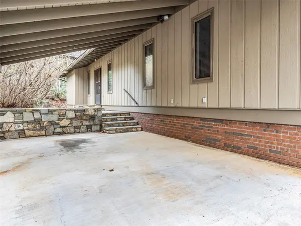 417 Ivy RD, Black Mountain, NC 28711
