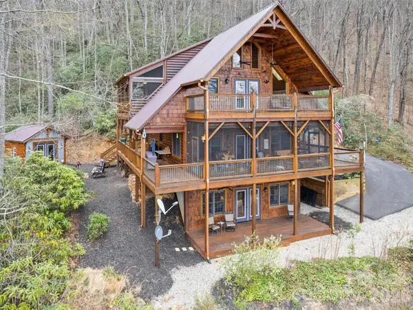 693 High Splendor RD, Robbinsville, NC 28771