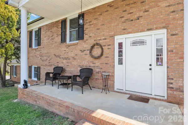 4206 Wimbledon DR, Dallas, NC 28034