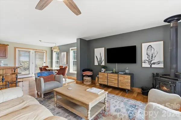 1045 Upward WAY, Waynesville, NC 28785