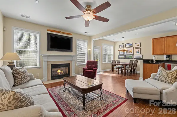9460 Brighthaven LN, Charlotte, NC 28214