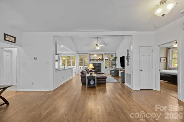 403 Canonero DR, Fairview, NC 28730