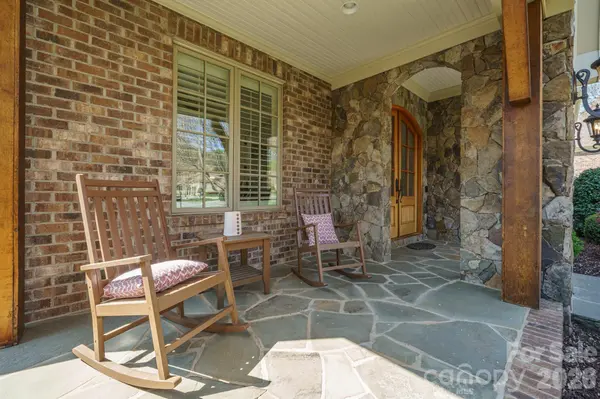 20609 Queensdale DR, Cornelius, NC 28031