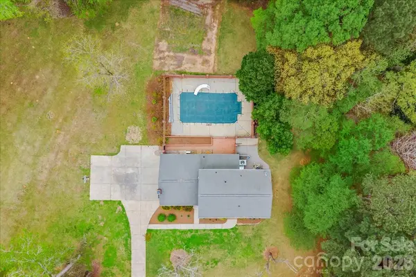 207 Williamsburg LN, Wadesboro, NC 28170